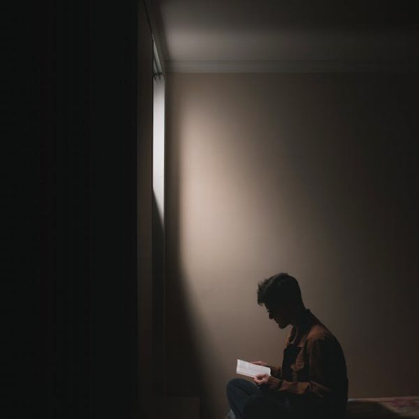 Embracing the Digital Bookshelf: A Guide to Comfortable Reading on Your Phone